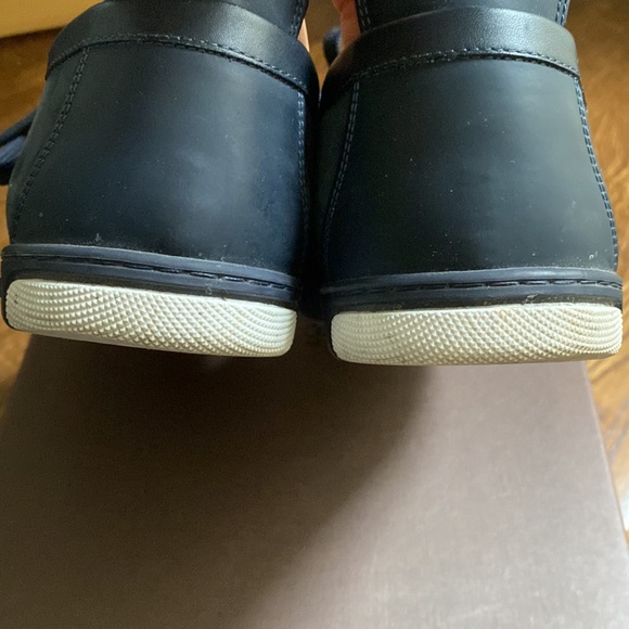Mens Louis Vuitton sneakers - Picture 5 of 11